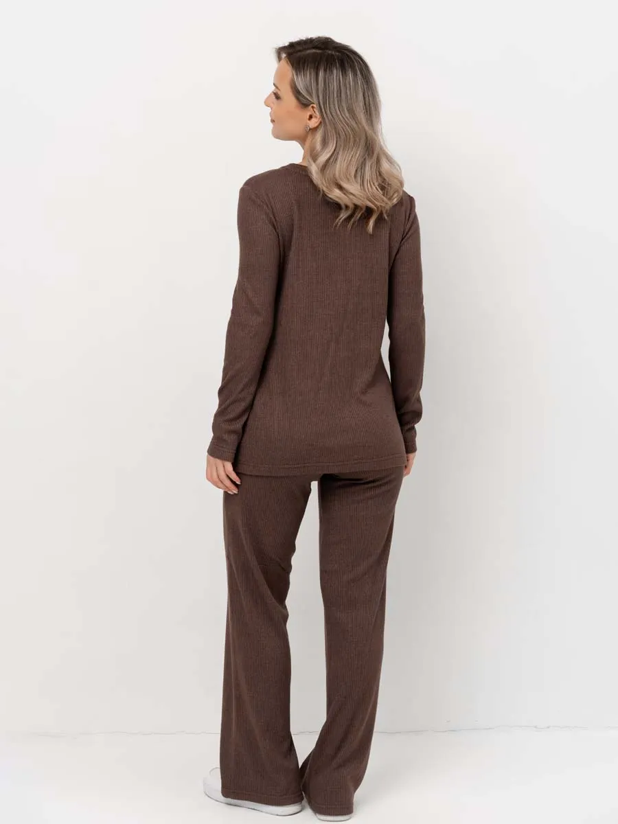 Костюм для беременных и кормящих на весну коричневый