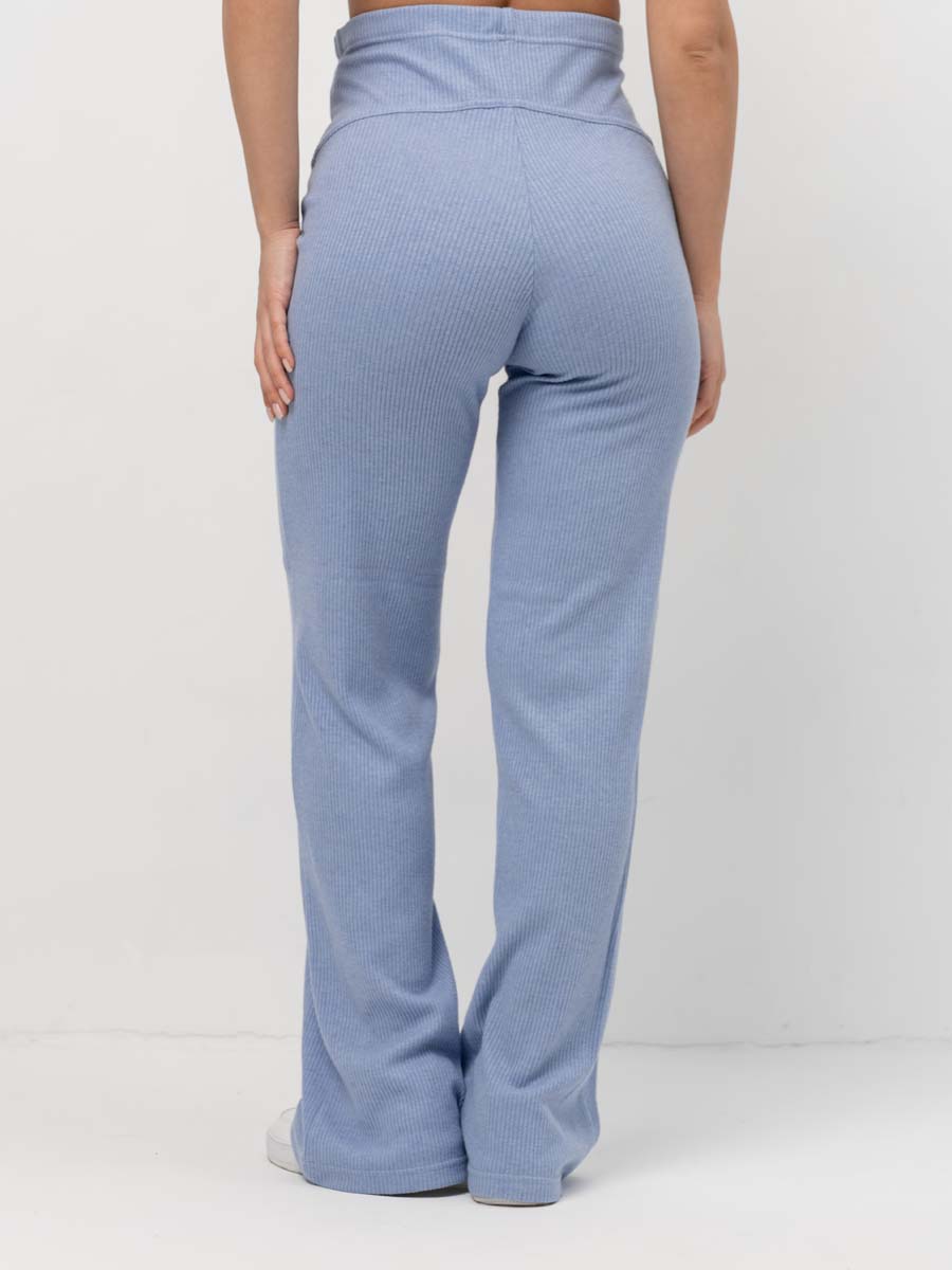 Костюм для беременных и кормящих на весну голубой