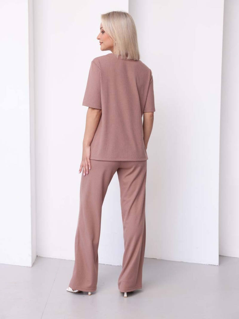  светло-коричневый