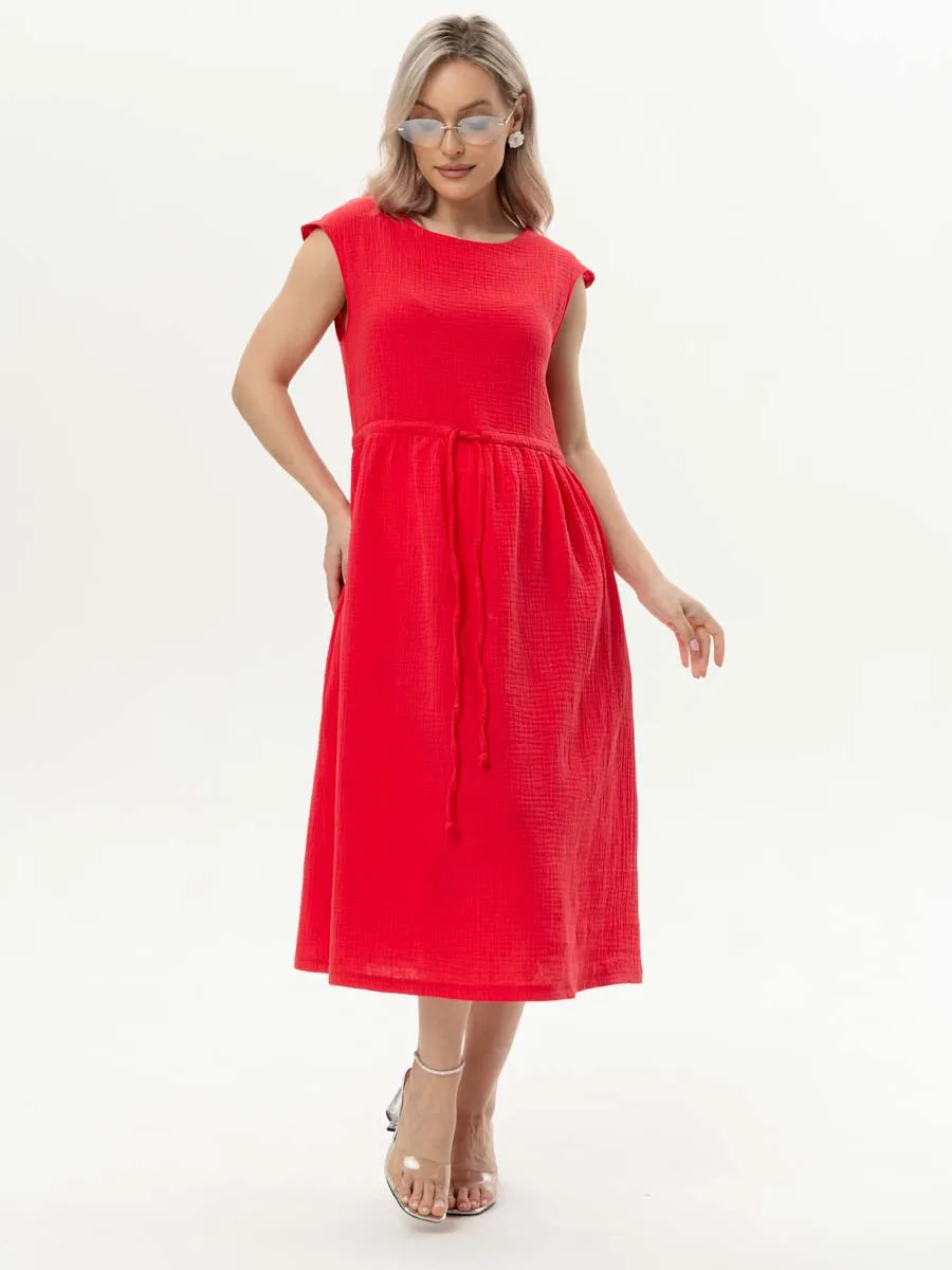 Летнее платье из муслина малиново-красный