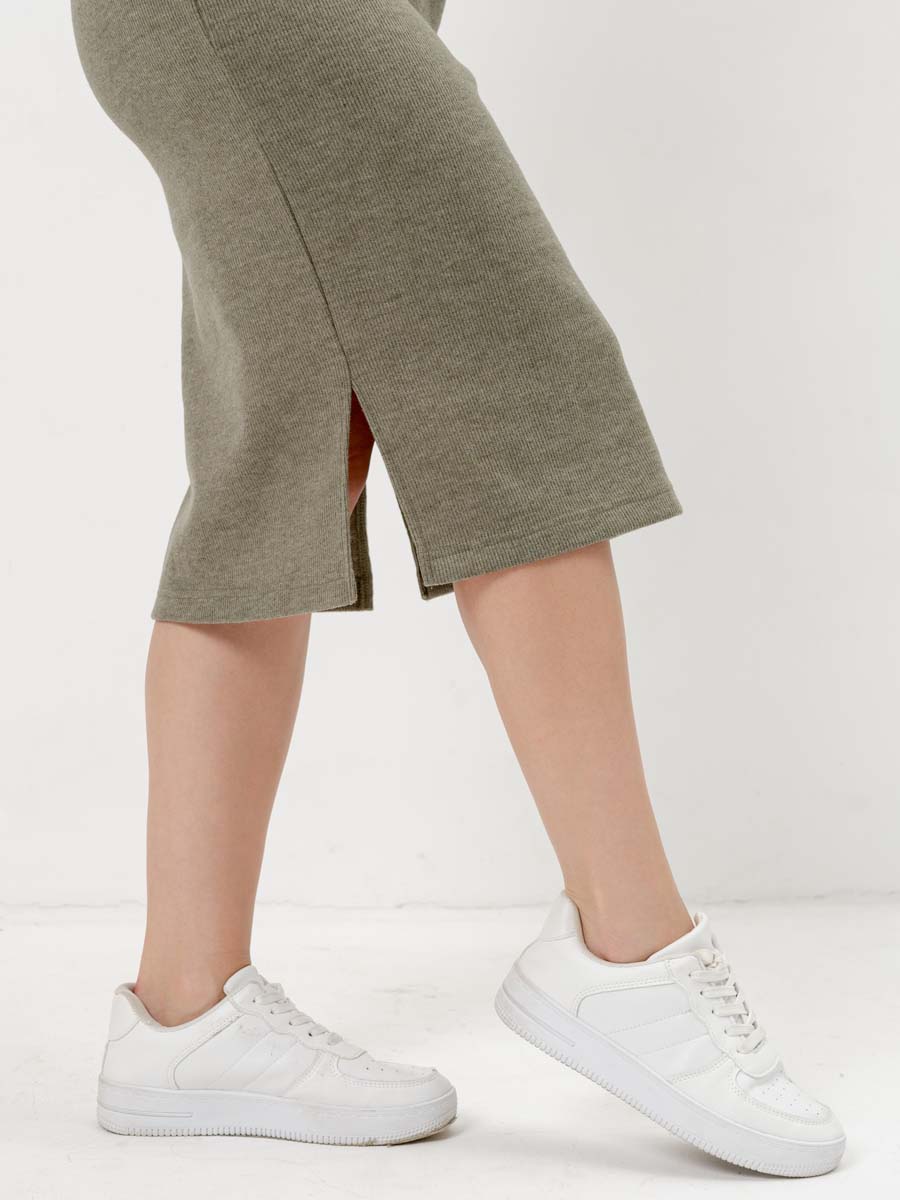 Платье для беременных с длинным рукавом осеннее в офис оливковый