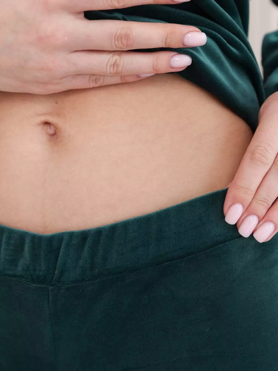 Костюм велюровый с брюками палаццо для беременных изумрудный/зеленый