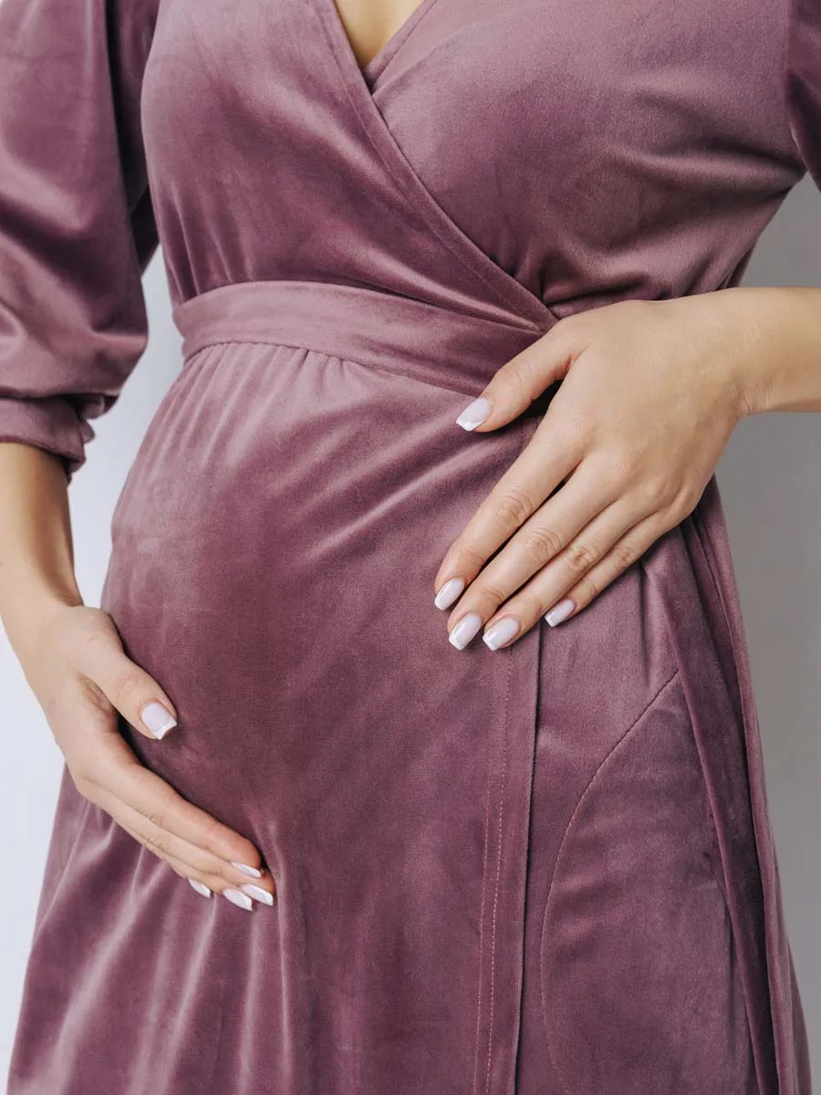 Халат велюровый для беременных и кормящих в роддом 25007 лиловый