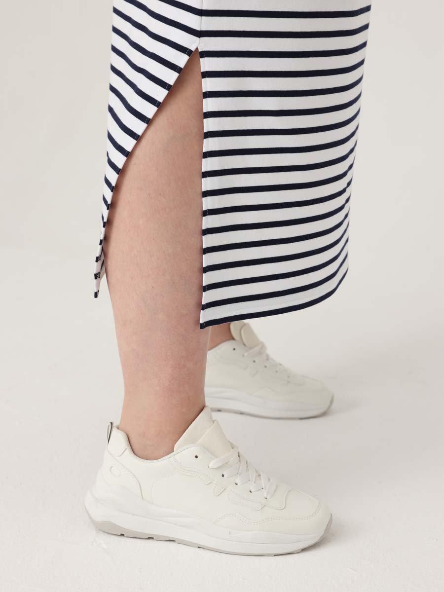 Платье женское больших размеров 69504 в офис белый/темно-синий