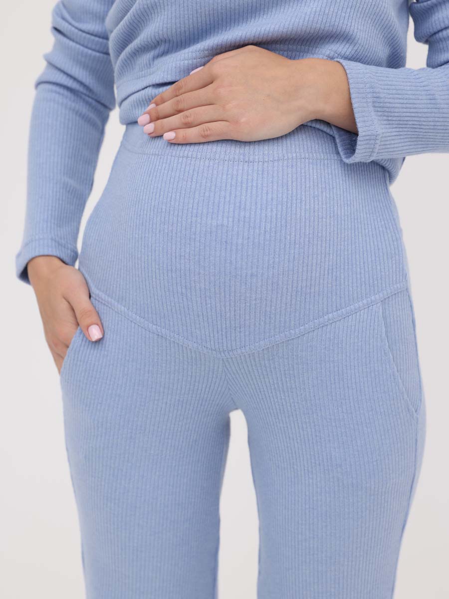 Костюм для беременных и кормящих с брюками в рубчик голубой
