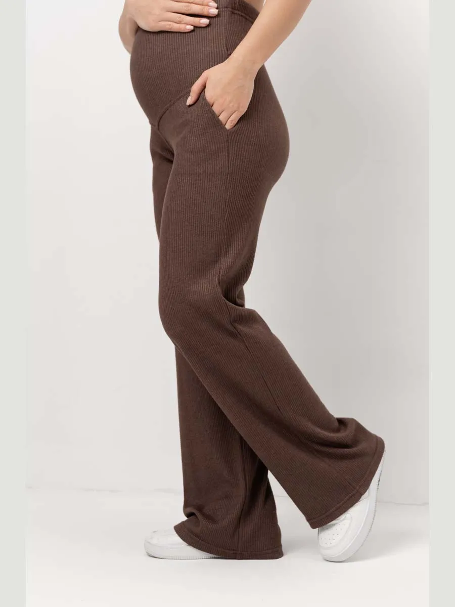 Костюм для беременных и кормящих на весну коричневый