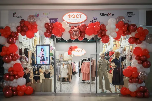 В Костроме открылся фирменный магазин «ФЭСТ» — ТЦ «Галерея»